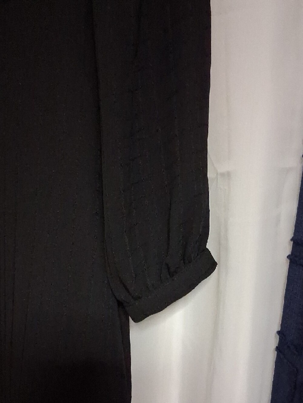 Express Black Long-Sleeve V-Neck Dress Open Back - Picture 5 of 8
